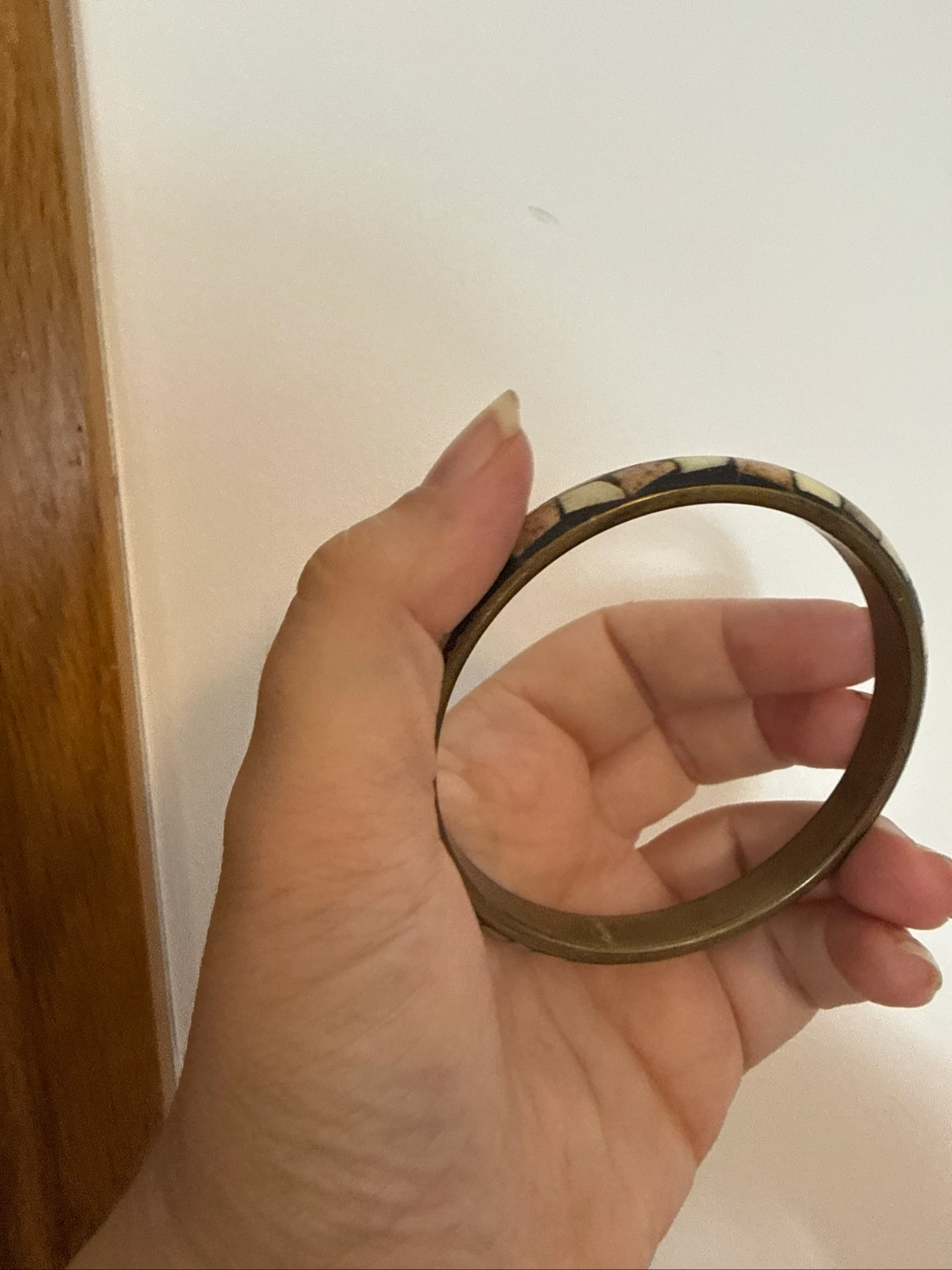 Pulseira rígida efeito mosaico bege e dourado – photo 3